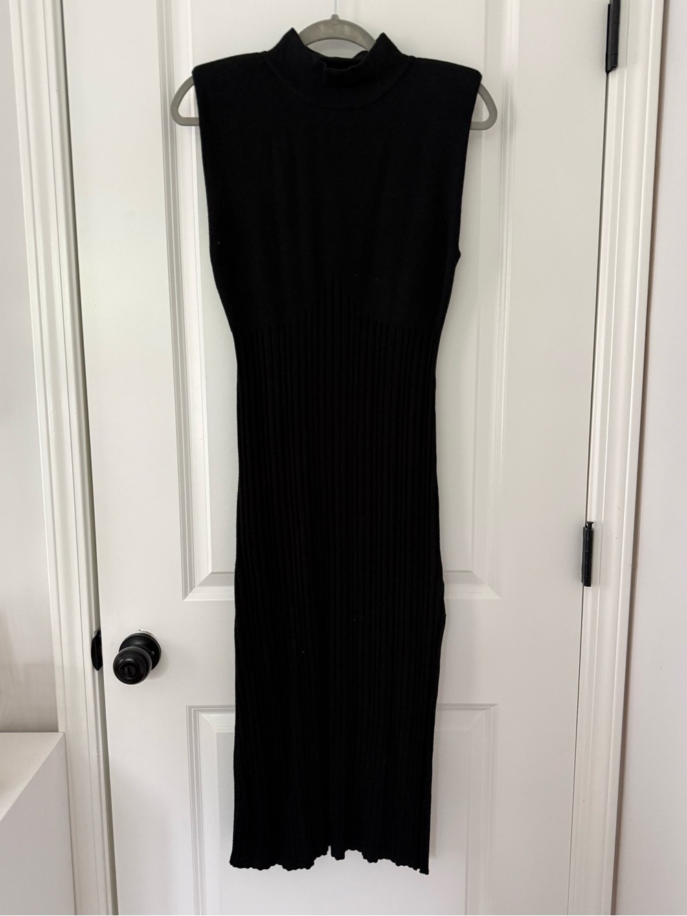 NWT Sleeveless Ribbed Knit Black Midi Dress with shoulder pads & side slit M